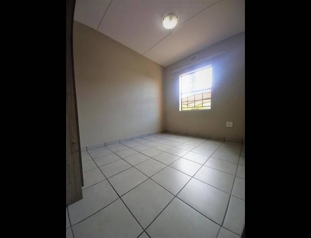 2 BEDROOM PROPERTY TO RENT IN HEUWELOORD